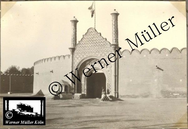 Foto Wilhelm Rieck , Afghanistan, Darulaman, Darul-Aman, Berlin, 1922, Amanullah, Rieck, Kabul, Tape-Taj-Beg, Maass, Harten, Standke, Plessen, Kandahar, Horten, Harten, Bau, Palast, Bazar, Timur Schah, Partschin, Parschin, Teheran, Persien, Iran, aden, Vesuv, Neapel, Bombay, Maass, Bagman, Grobba, Gerber, Burg, wandgemälde, Königszimmer, Elefantenrennen, Bünte, Fensterblick, Winter, Reiterverein, Grantham, Suraija, Turmzimmer, Suez, Lyzeum, Schlüterstr, Berlin, Sancoussi, Potsdam, Schlossdächer, Schlossdach, Schachpartner, Kupfterdächer, Kupfterdach, Königlich Afghanischen Gesandtschaft, Berlin-Moabit, Alim Khan, Emir von Buchara, Lalander, Thaj Mahal, Agra, Parron, Baron Plessen, Mehl-Bazar, Mehlhändler, Obsthändler, Zuckerbäcker, Silberschmiede, Habibullah, Bank Ottoman, Pulverfabrik, Uran-Wiederaufbereitungsanlagen, F13, Gallipoli, 